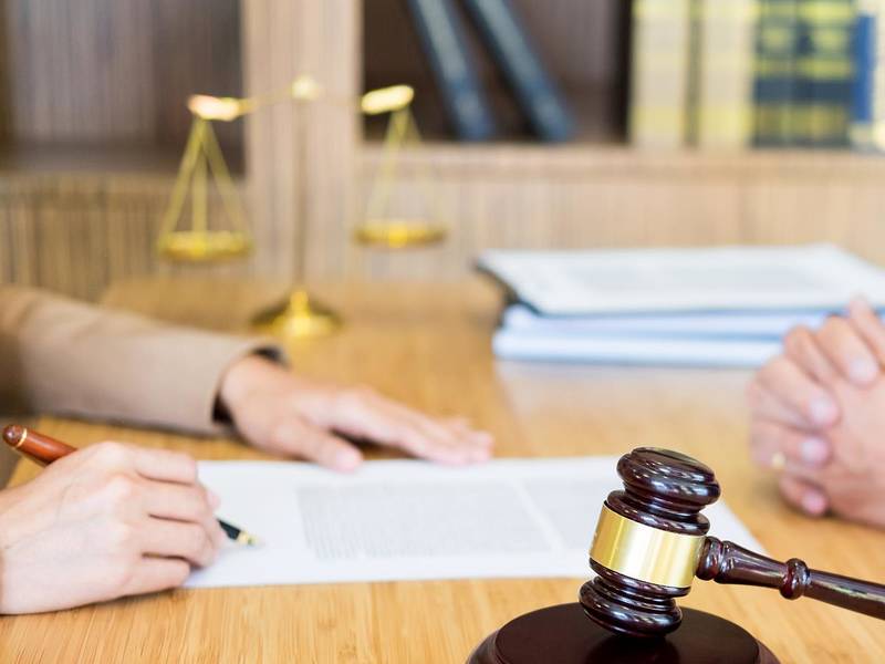 北京律師來給大家說說：面對男子的猥褻行為，我們保護自己的行為邊界在哪里？